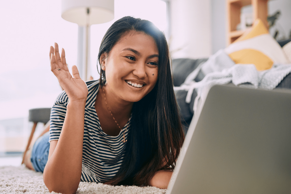 Filipina Date Using Technology for Her Long Distance Relationship